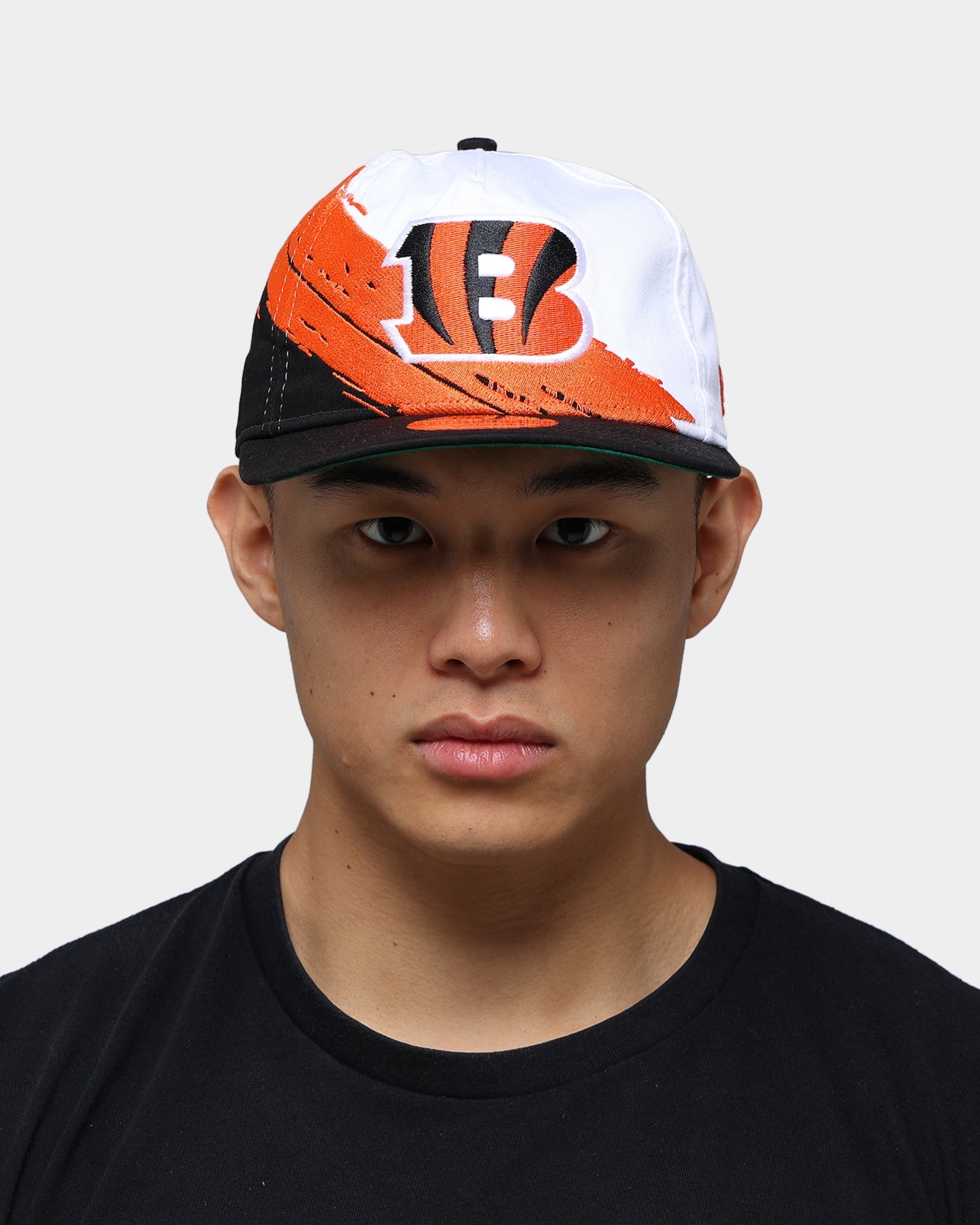 New Era Cincinnati Bengals Paint Stripe Old Golfer Snapback Paint Brush