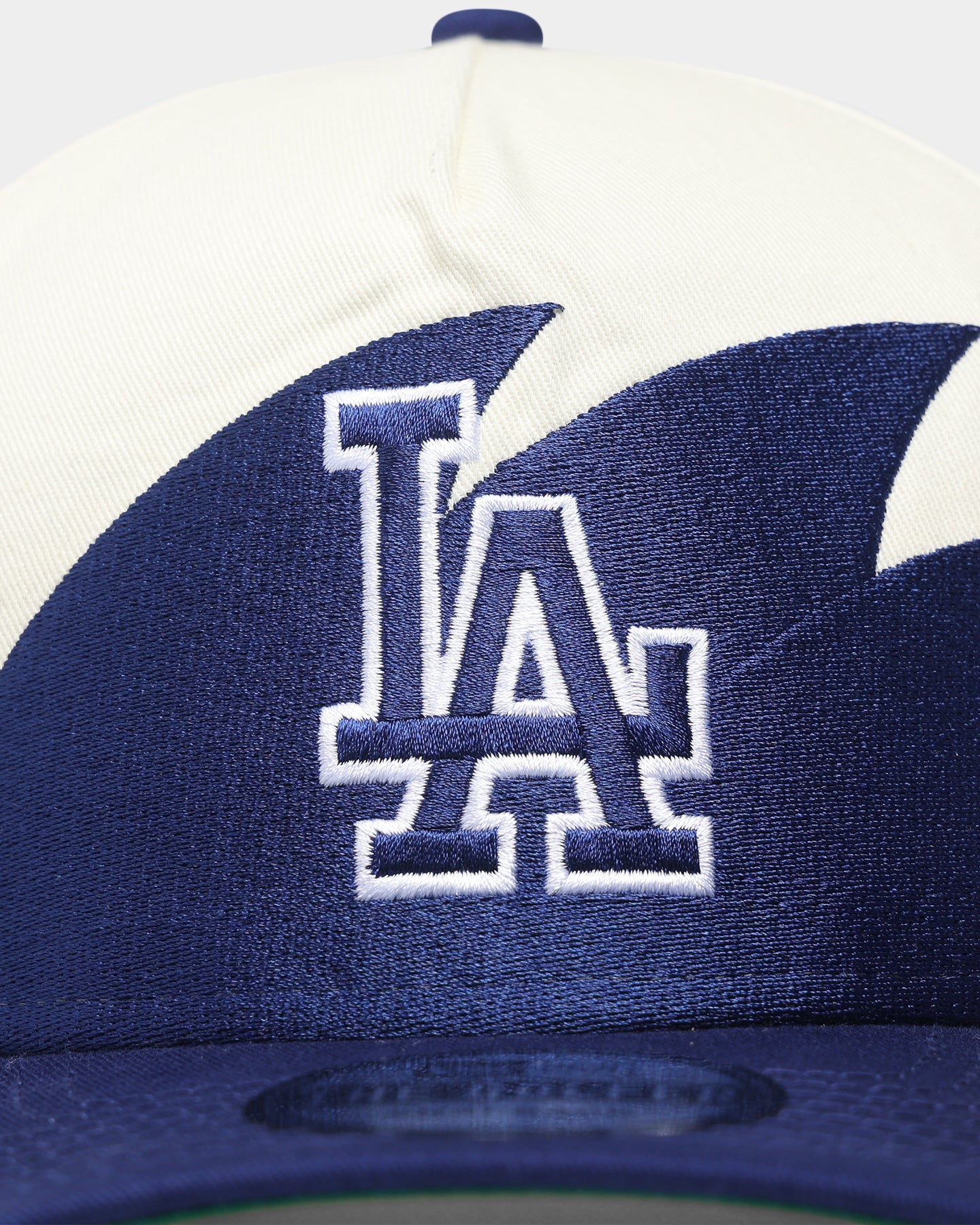 New Era Los Angeles Dodgers 'Sharktooth Design' Old Golfer Snapback OTC/Sharktooth