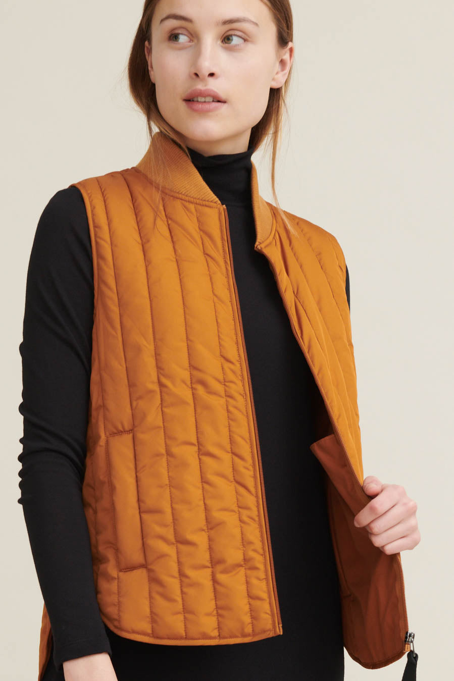 Louisa Short Vest | Roasted Pecan | Jakke fra Basic Apparel