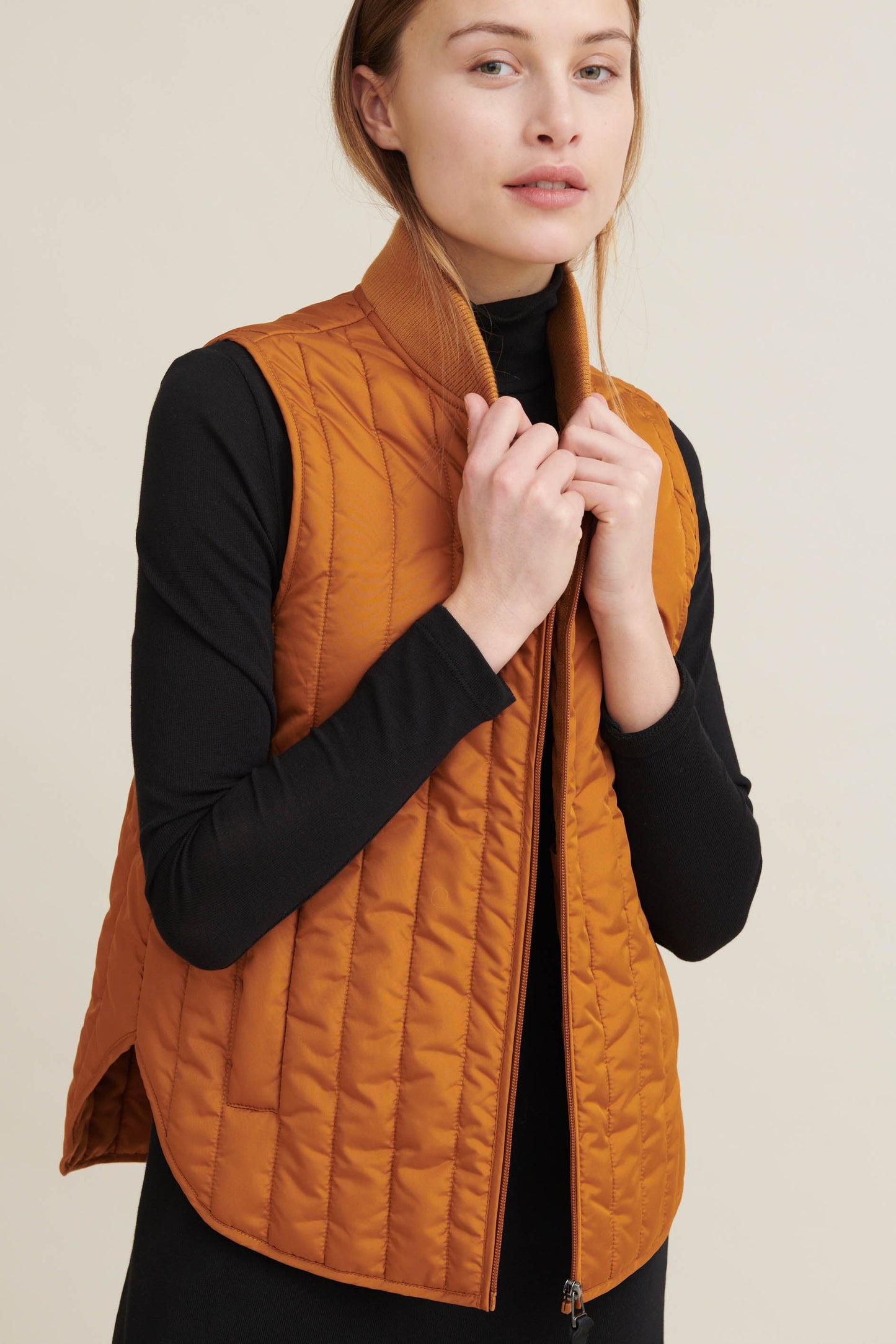 Louisa Short Vest | Roasted Pecan | Jakke fra Basic Apparel