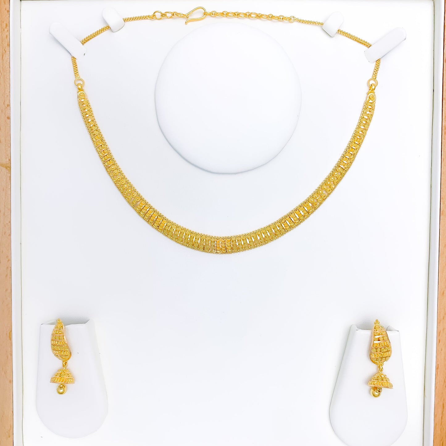 Posh Slender Domed Choker Set