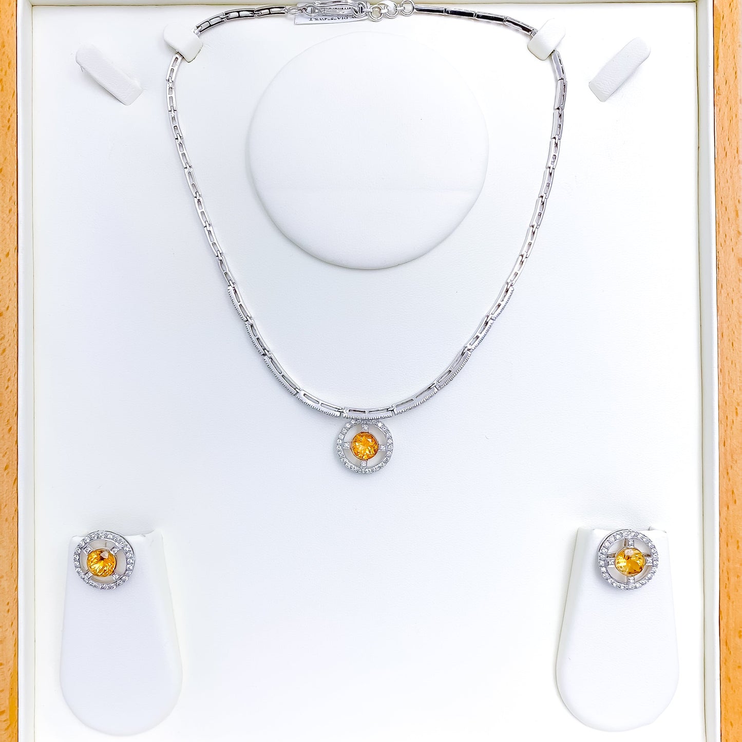 Bold Diamond + 18k Gold Halo Necklace Set