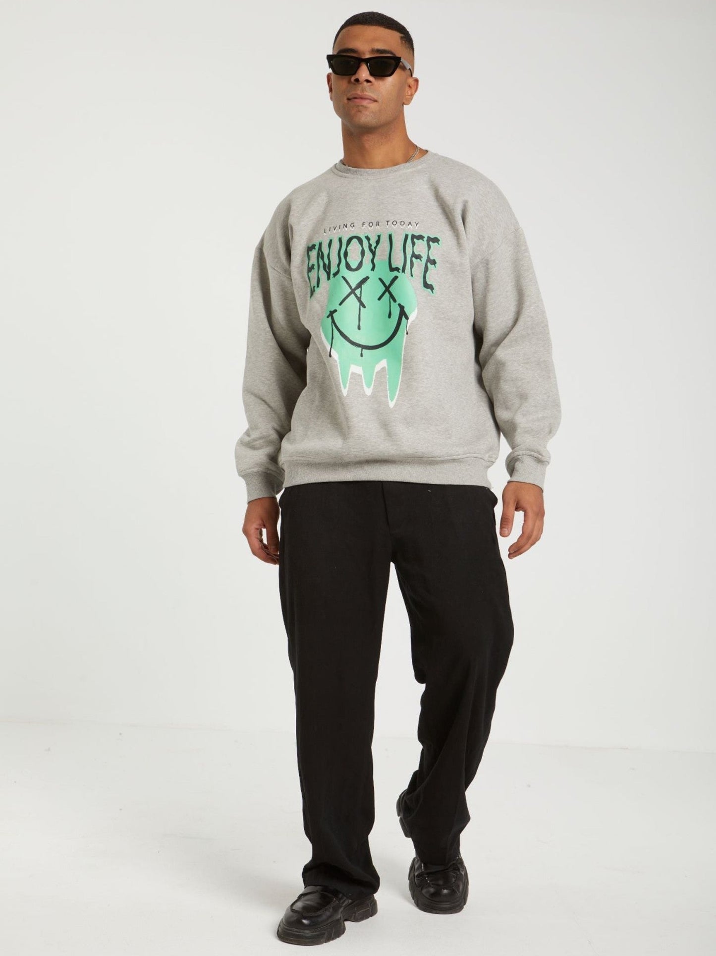 Sweatshirt - Casual - Front Print - Crew Neck