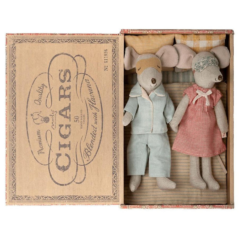 Maileg mom and dad mice in cigar box 2022