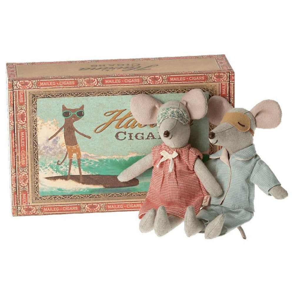 Maileg mom and dad mice in cigar box 2022