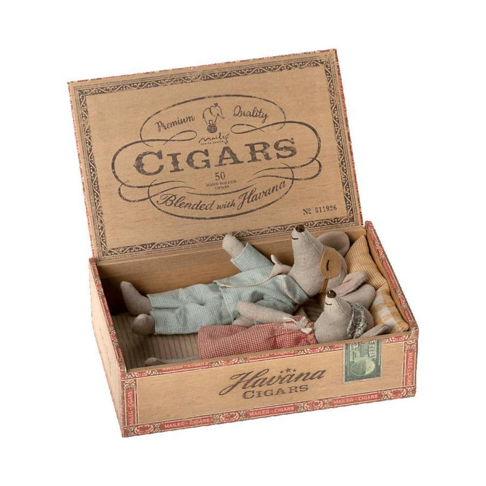 Maileg mom and dad mice in cigar box 2022